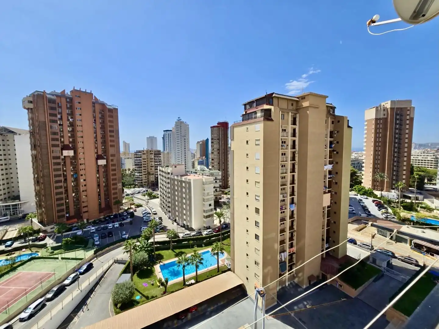 Vista exterior de Apartamento en venta en Benidorm con Aire acondicionado, Terraza y Piscina comunitaria