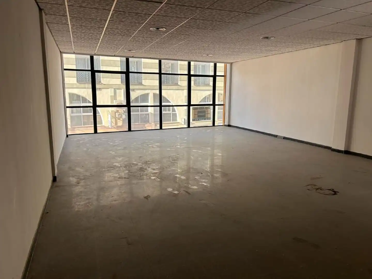 Office for sale in Roquetas de Mar
