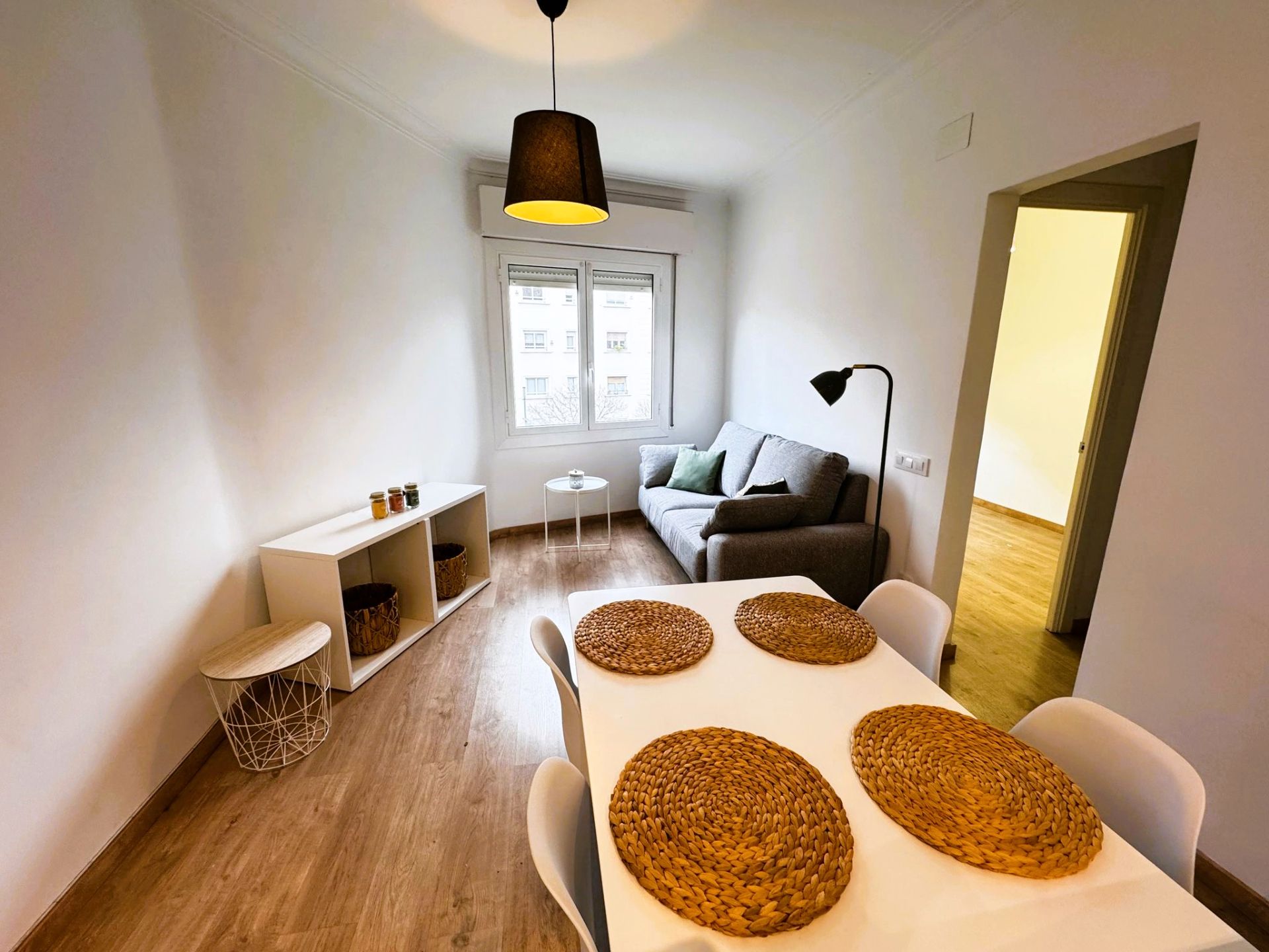 Living room of Flat to rent in  Barcelona Capital  with Parquet flooring, Furnished and Oven