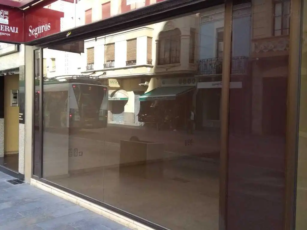 Local comercial en venda a Carrer de Saragossa 9