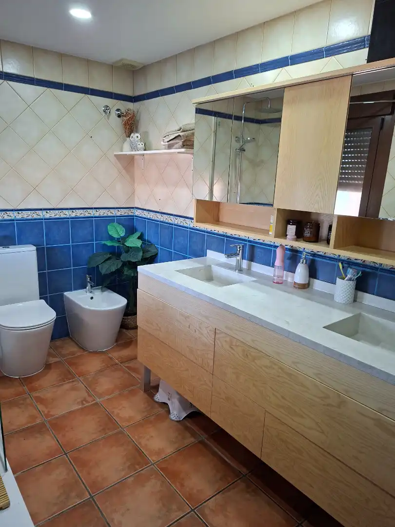 Bathroom of Houses for sale in Mejorada del Campo  with Heating, Private garden and Storage room