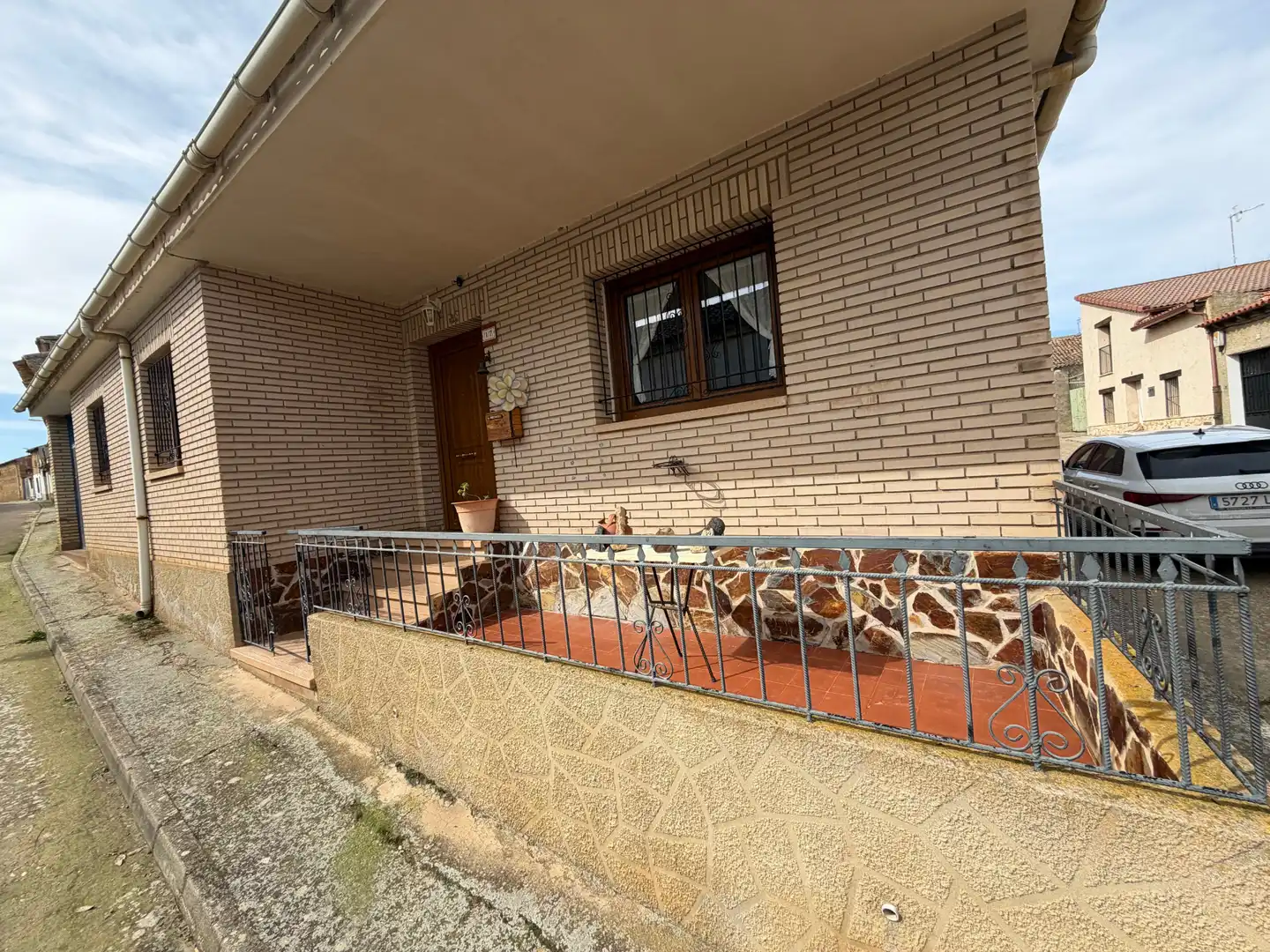 Exterior view of Houses for sale in Tordehumos  with Heating, Terrace and Storage room
