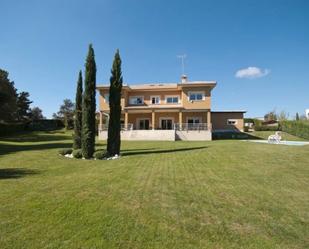 Vista exterior de Casa o xalet en venda en Ciudalcampo amb Aire condicionat, Calefacció i Jardí privat