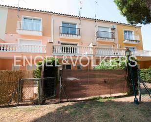 Exterior view of Single-family semi-detached for sale in Empuriabrava  with Air Conditioner, Terrace and Balcony