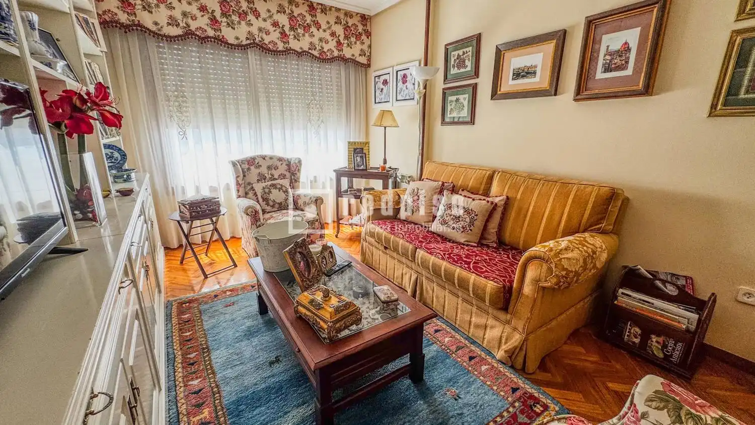 Sala de estar de Piso en venta en A Coruña Capital  con Parquet y Trastero