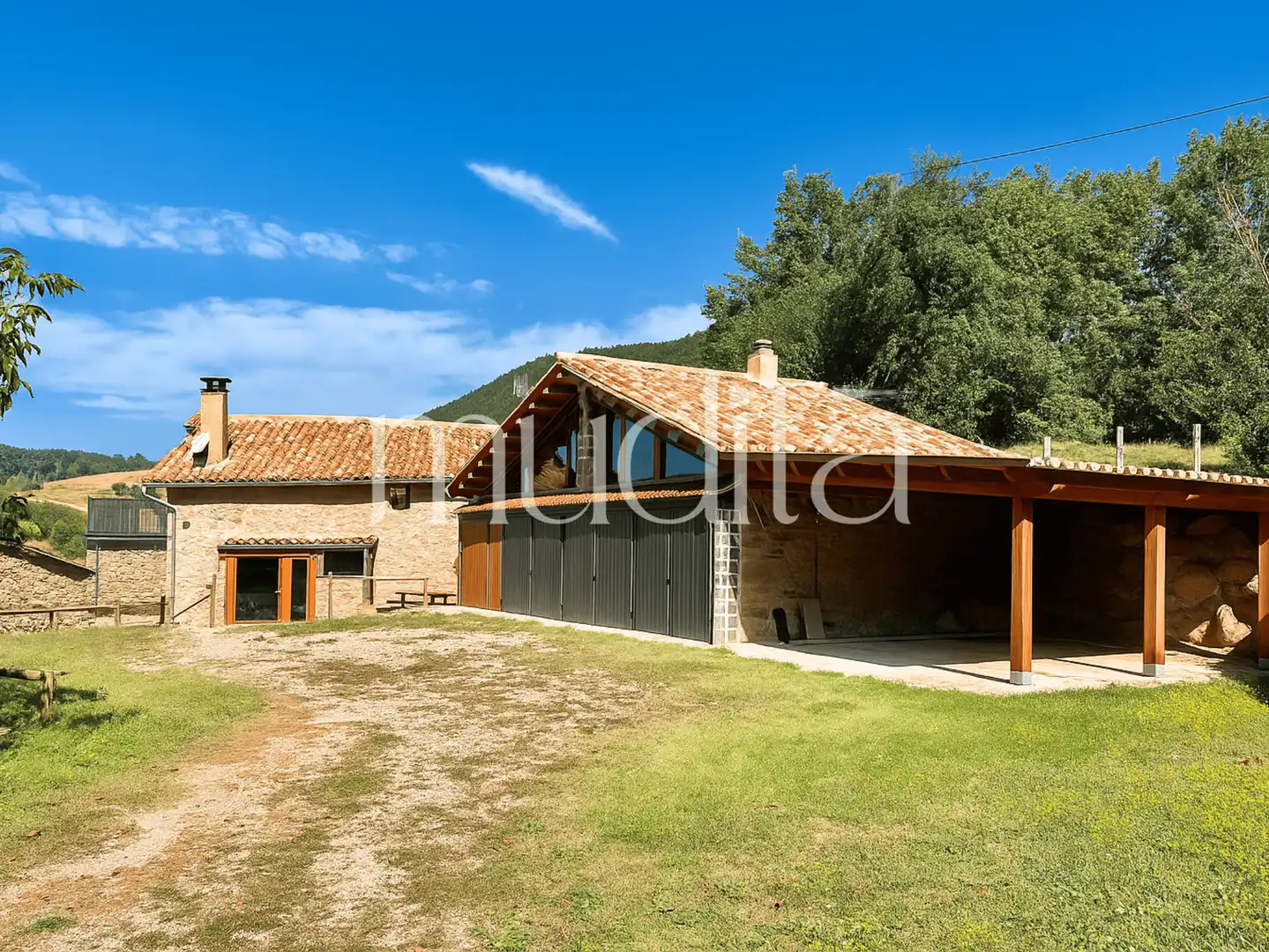 Vista exterior de Casa o xalet en venda en Les Llosses amb Calefacció, Terrassa i Traster