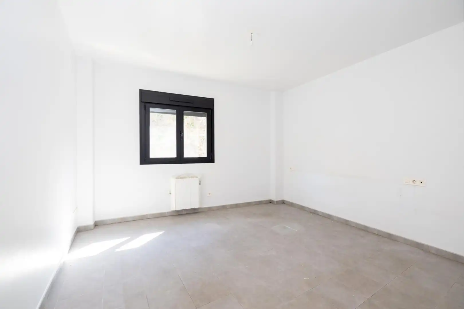 Wohnung zum Verkauf in Órgiva mit Heizung und Abstellraum