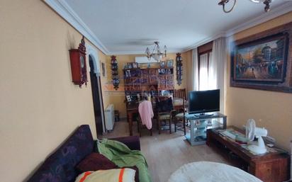 Sala d'estar de Pis en venda en  Jaén Capital amb Calefacció