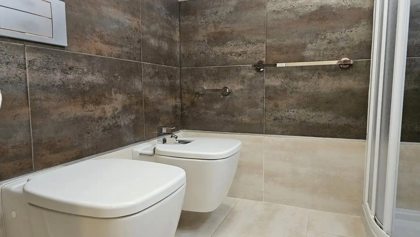 Bathroom of Flat for sale in San Bartolomé de Tirajana  with Air Conditioner, Furnished and Community pool