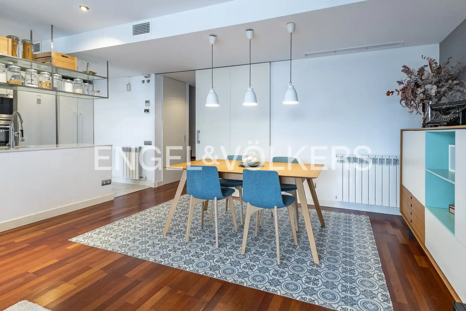 Comedor de Piso en venta en Sant Cugat del Vallès con Aire acondicionado, Calefacción y Jardín privado