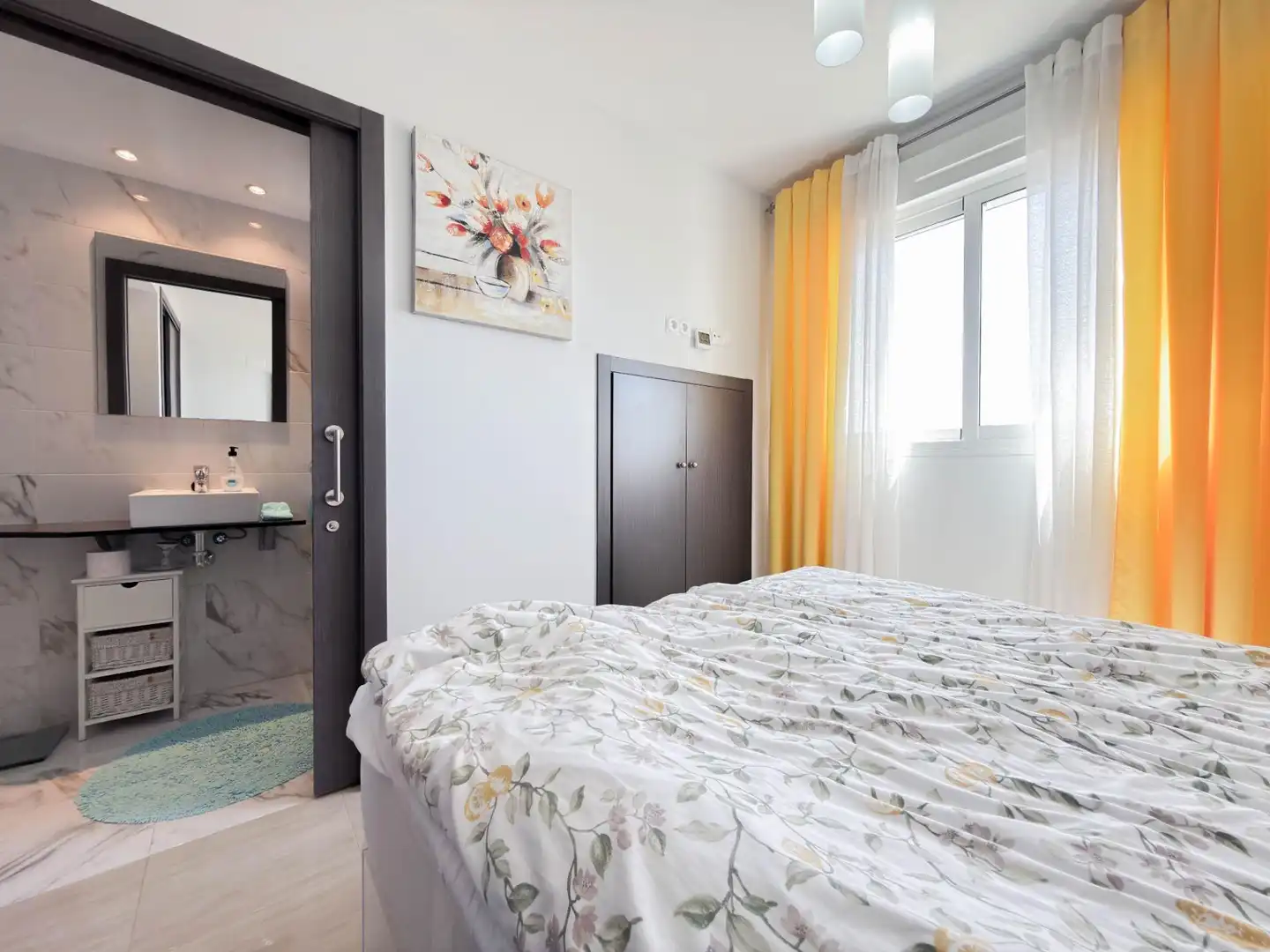Habitación de Ático en venta en Orihuela con Aire acondicionado, Terraza y Amueblado