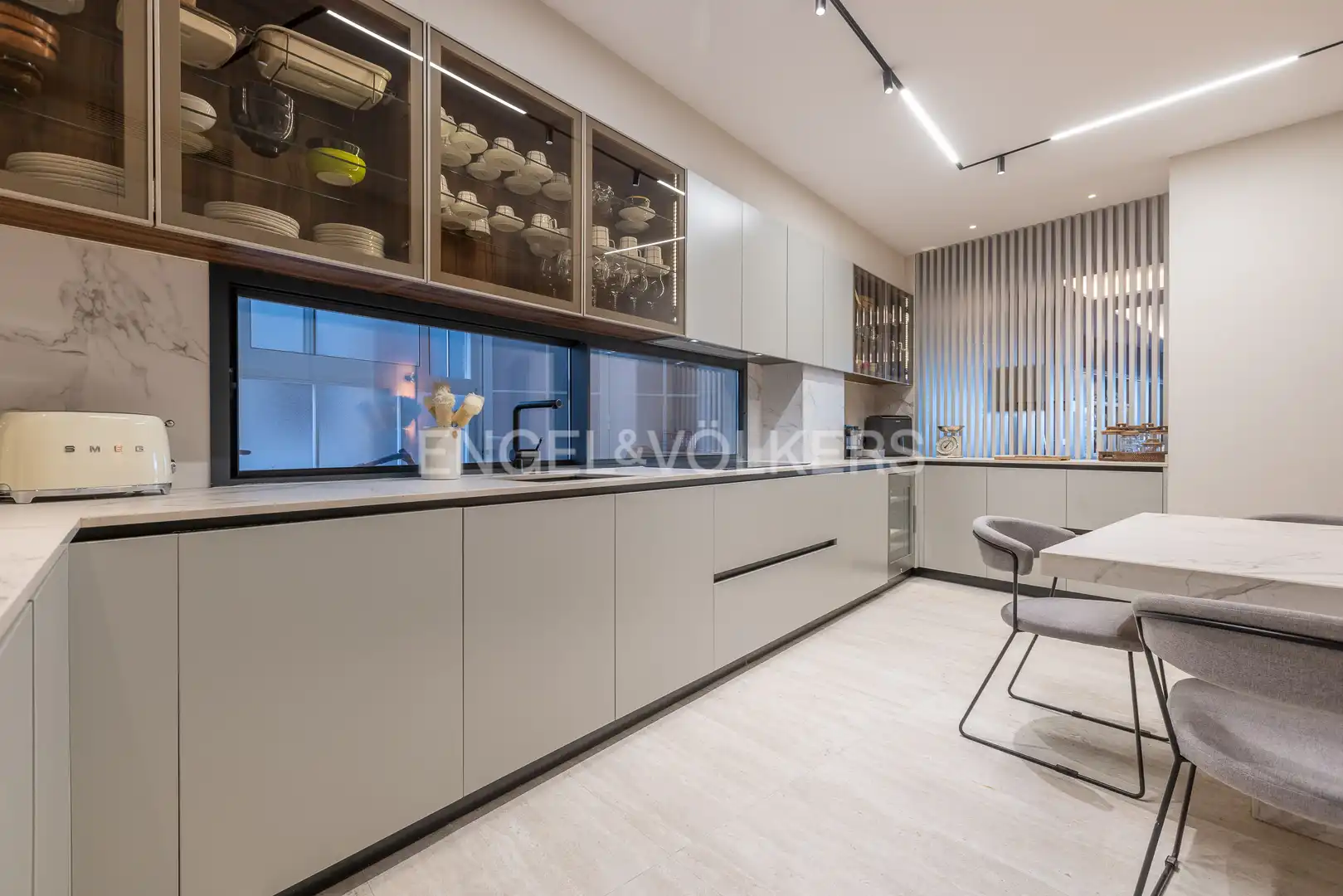 Kitchen of Flat for sale in Sevilla  with Air Conditioner, Heating and Terrace
