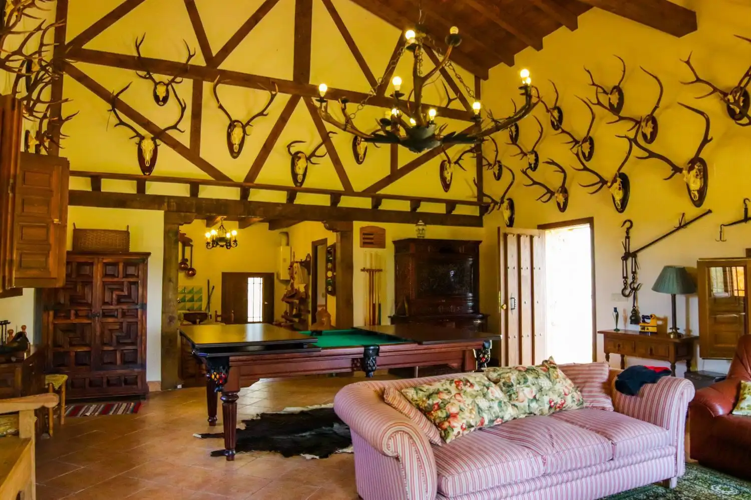 Sala d'estar de Finca rústica en venda en Jarandilla de la Vera amb Aire condicionat, Calefacció i Jardí privat