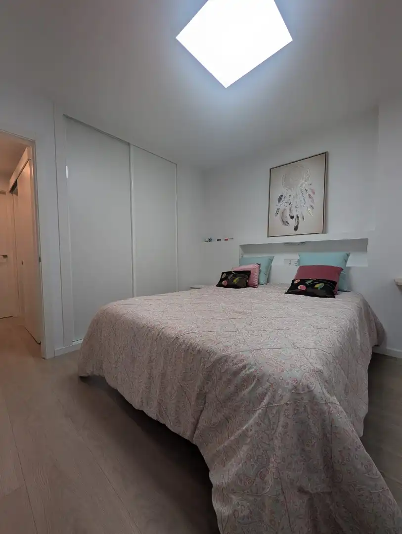 Schlafzimmer von Wohnung zur Miete in Foz mit Heizung, Abstellraum und Möbliert