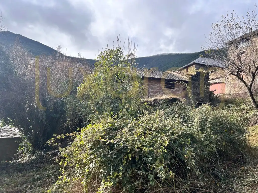 Vista exterior de Casa o xalet en venda en La Guingueta d'Àneu