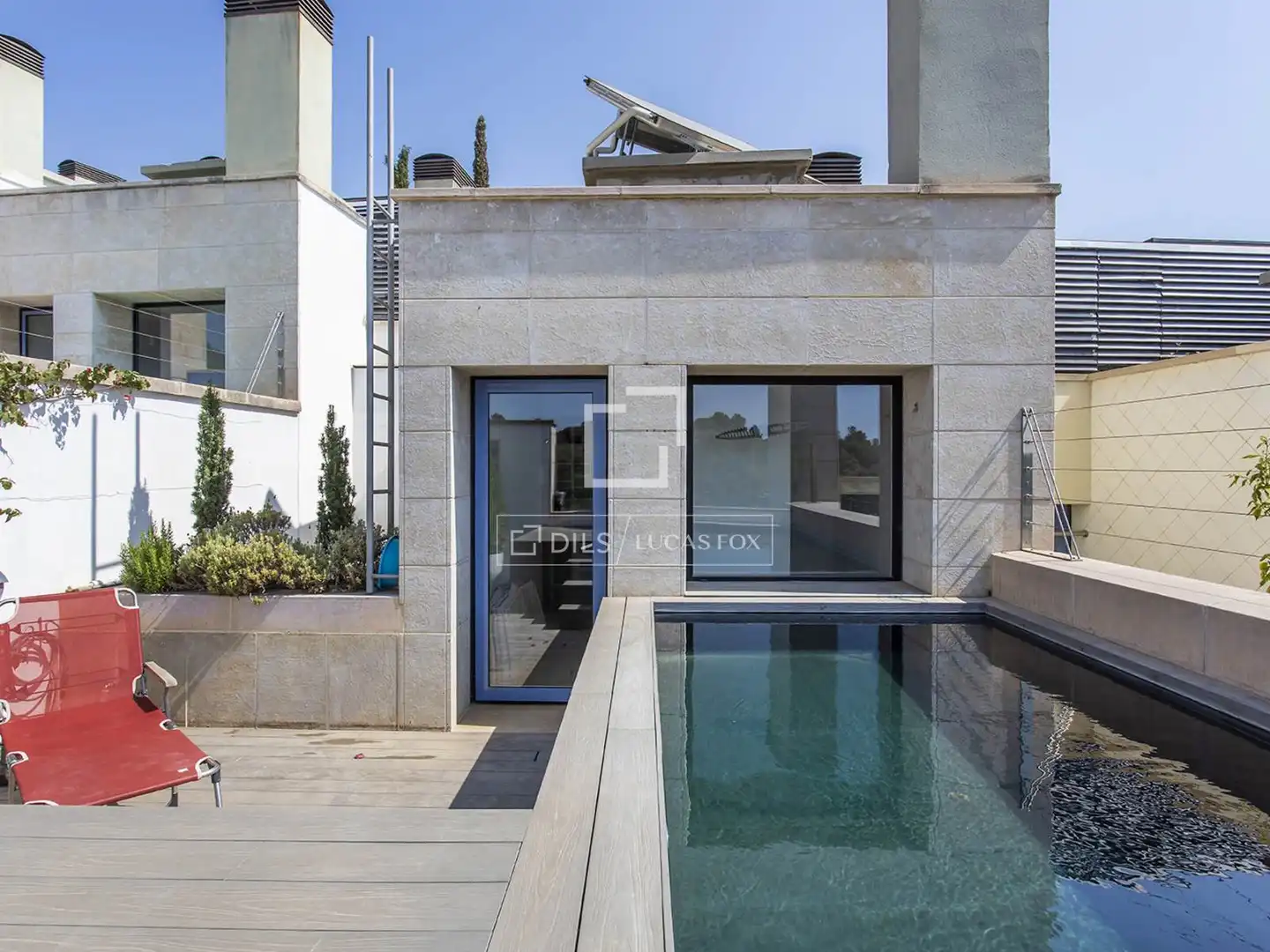 Swimming pool of Houses for rent in Barcelona  with Air Conditioner, Heating and Private garden