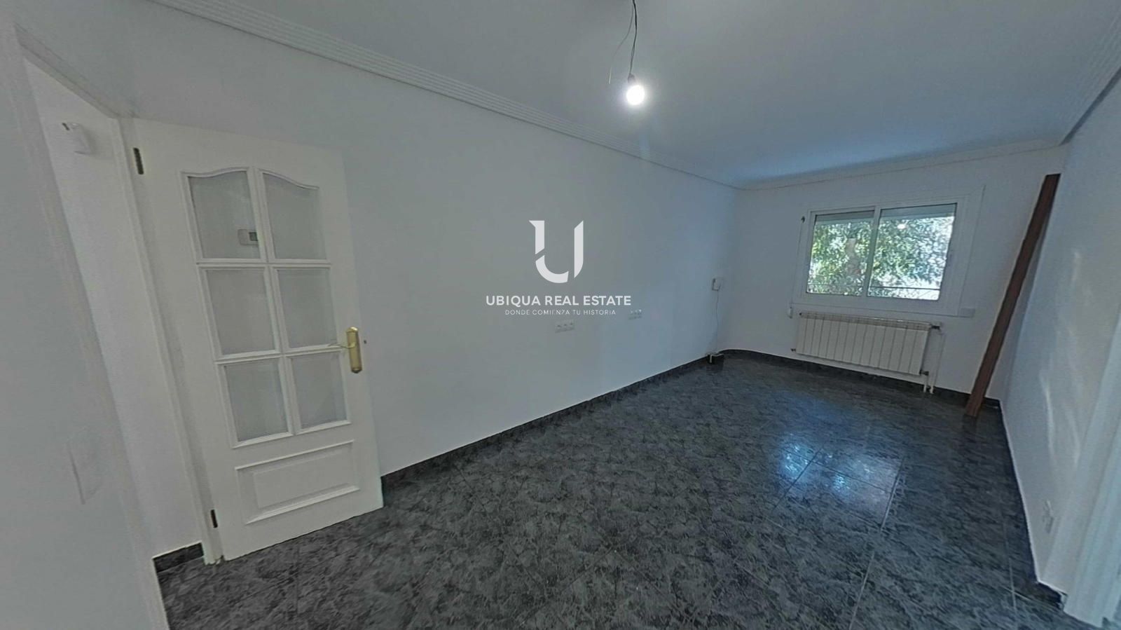 Flat for sale in L'Hospitalet de Llobregat  with Heating