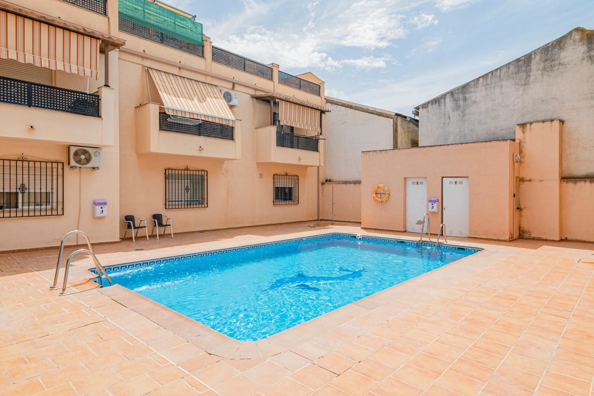 Piscina de Pis en venda en Las Gabias amb Aire condicionat