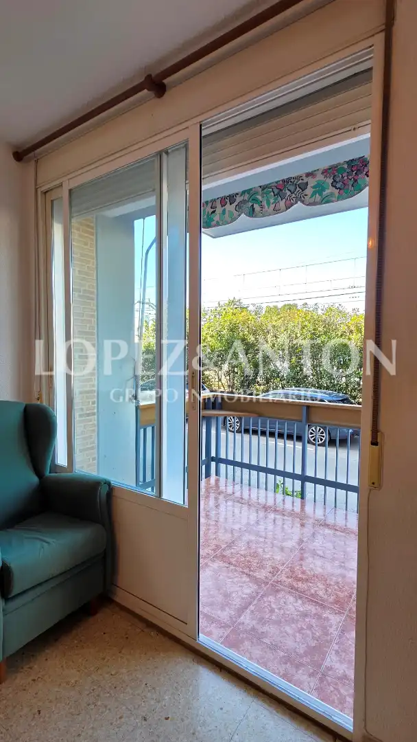 Terraza de Piso en venta en L'Eliana con Aire acondicionado, Amueblado y Horno