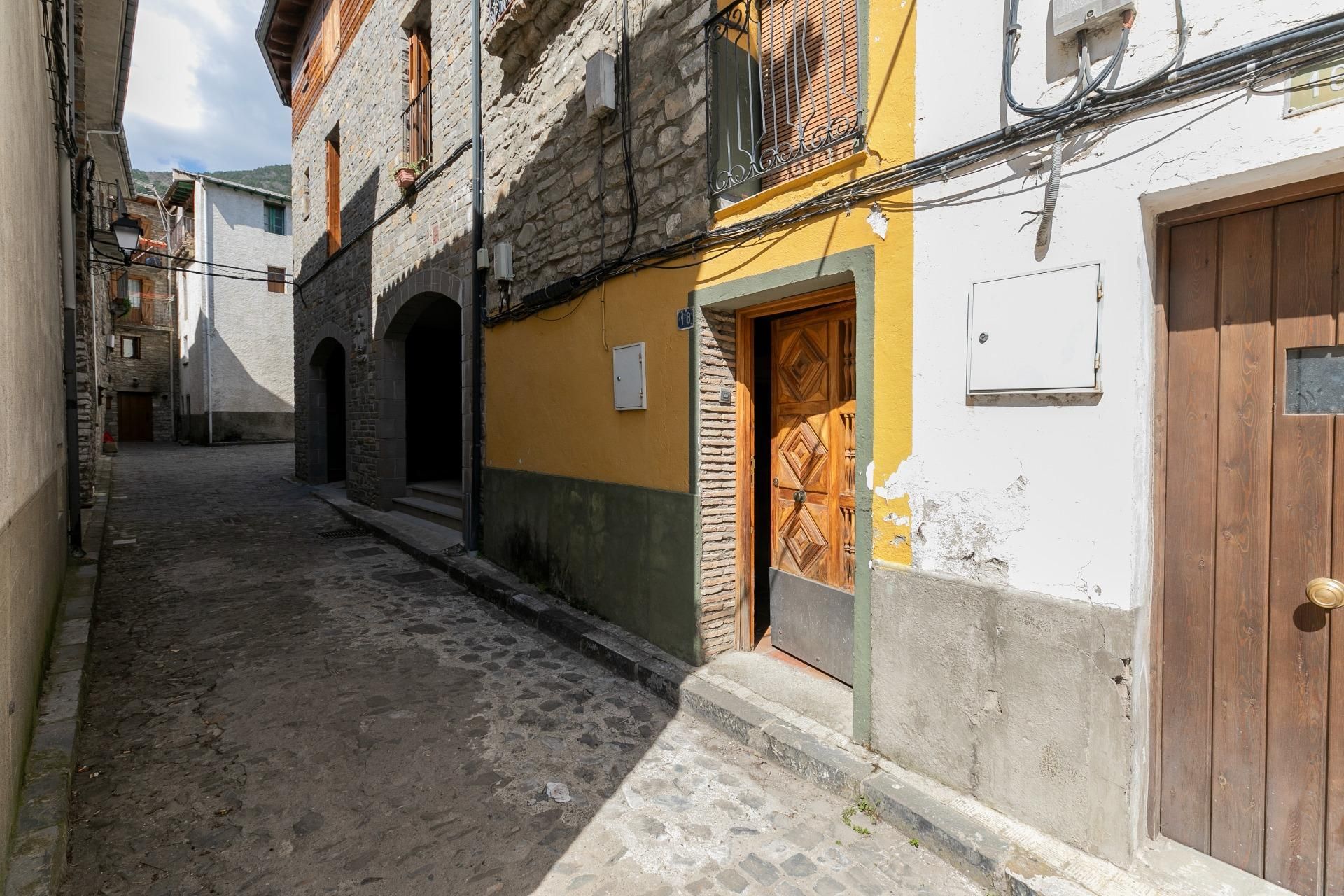 Exterior view of House or chalet for sale in Biescas  with Heating, Private garden and Terrace