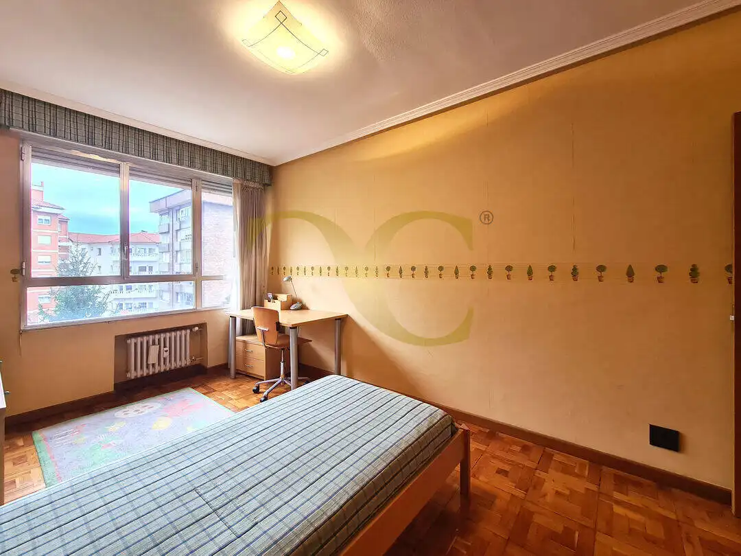 Bedroom of Flat for sale in Oviedo   with Heating