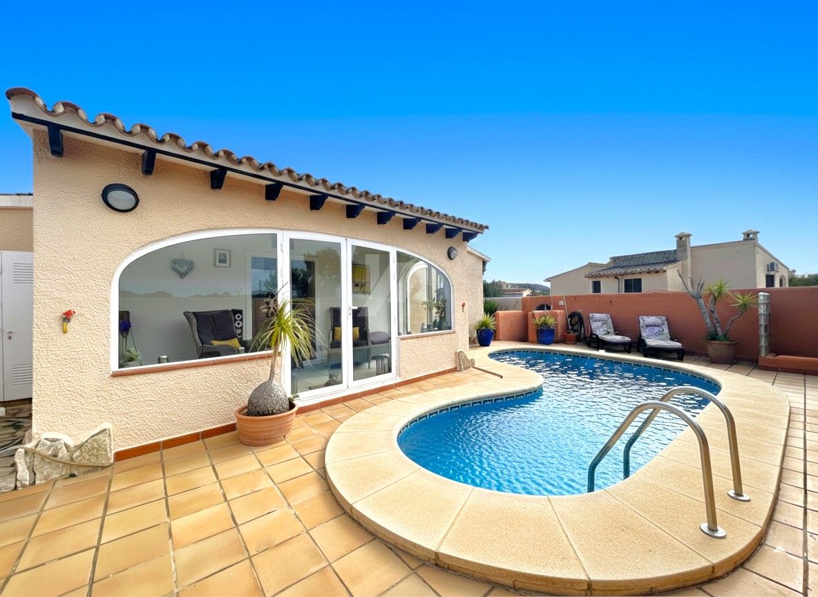 Piscina de Casa o chalet en venta en Moraira con Aire acondicionado, Calefacción y Jardín privado