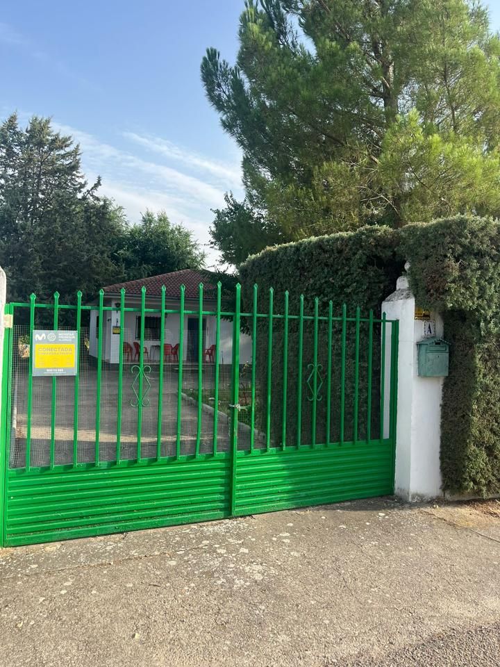 Vista exterior de Casa o xalet en venda en Illana amb Jardí privat