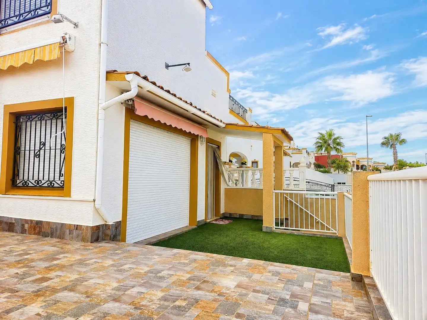 Chalet con piscina en venta en Orihuela Costa