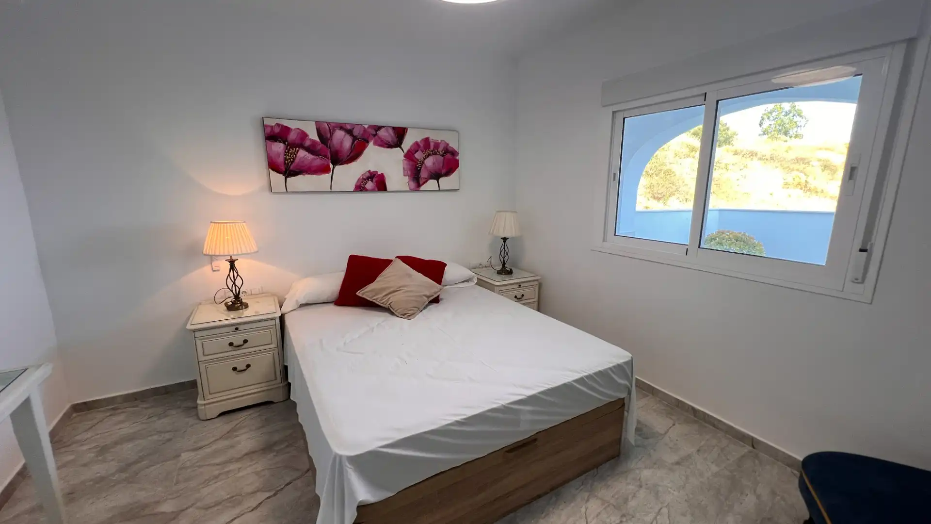 Dormitori de Casa o xalet en venda en Torrox amb Aire condicionat, Terrassa i Moblat