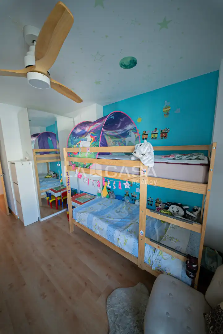 Bedroom of Attic for sale in Barcelona  with Private garden, Parquet flooring and Terrace