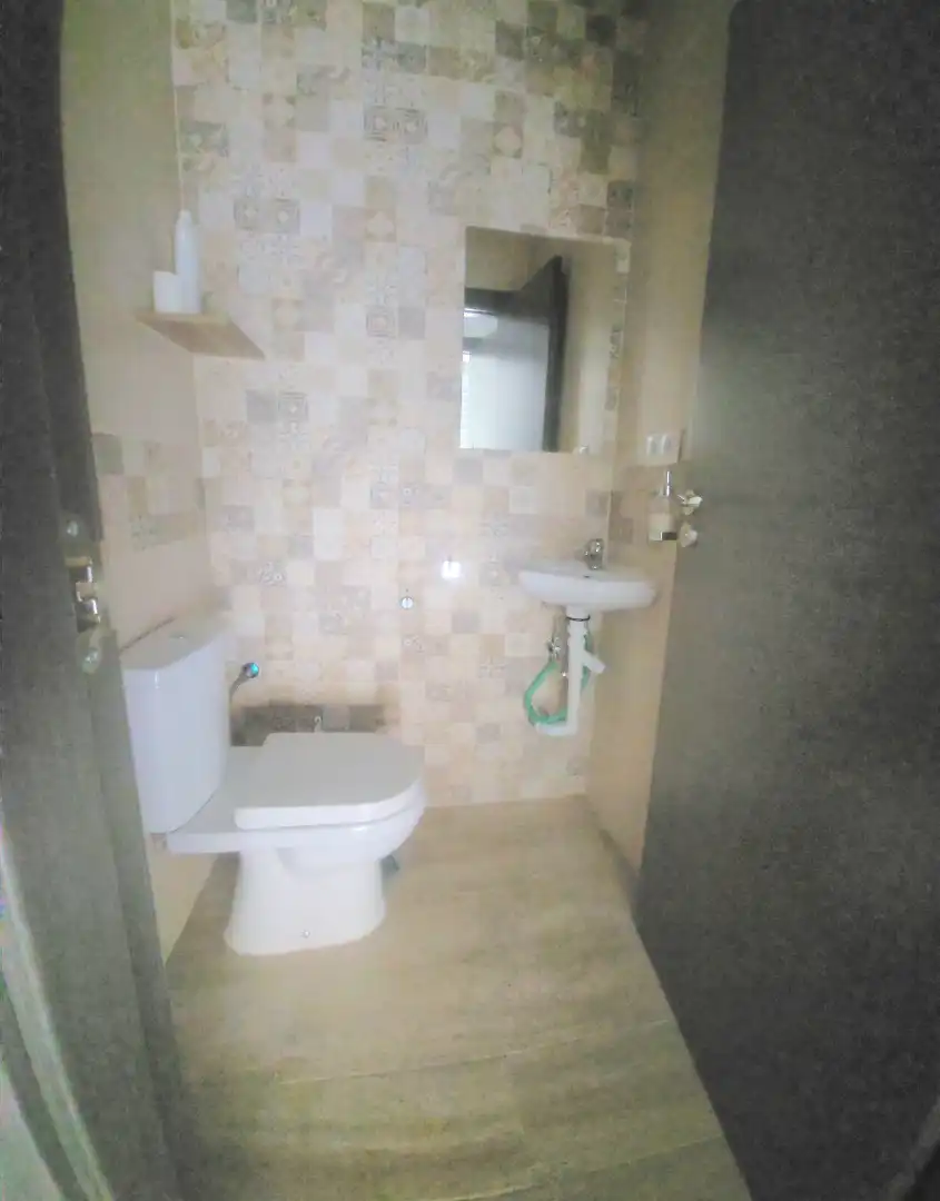 Baño de Local de alquiler en Granada con Aire acondicionado y Calefacción