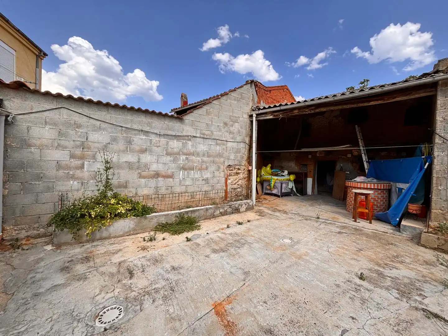 Jardí de Casa o xalet en venda en Santa Elena de Jamuz amb Calefacció, Moblat i Forn