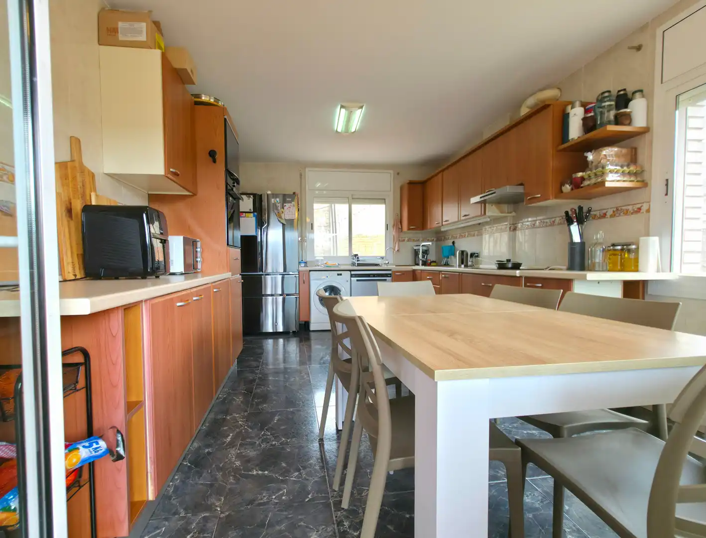 Cuina de Casa o xalet en venda en Sant Andreu de la Barca amb Aire condicionat, Calefacció i Jardí privat