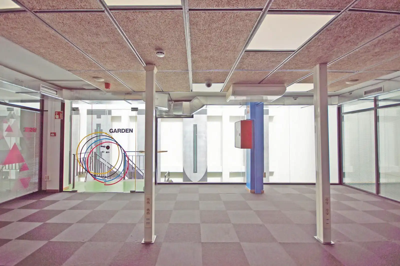 Office for rent in Barcelona  with Air Conditioner and Terrace