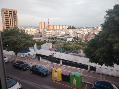 Vista exterior de Pis en venda en Las Palmas de Gran Canaria amb Moblat