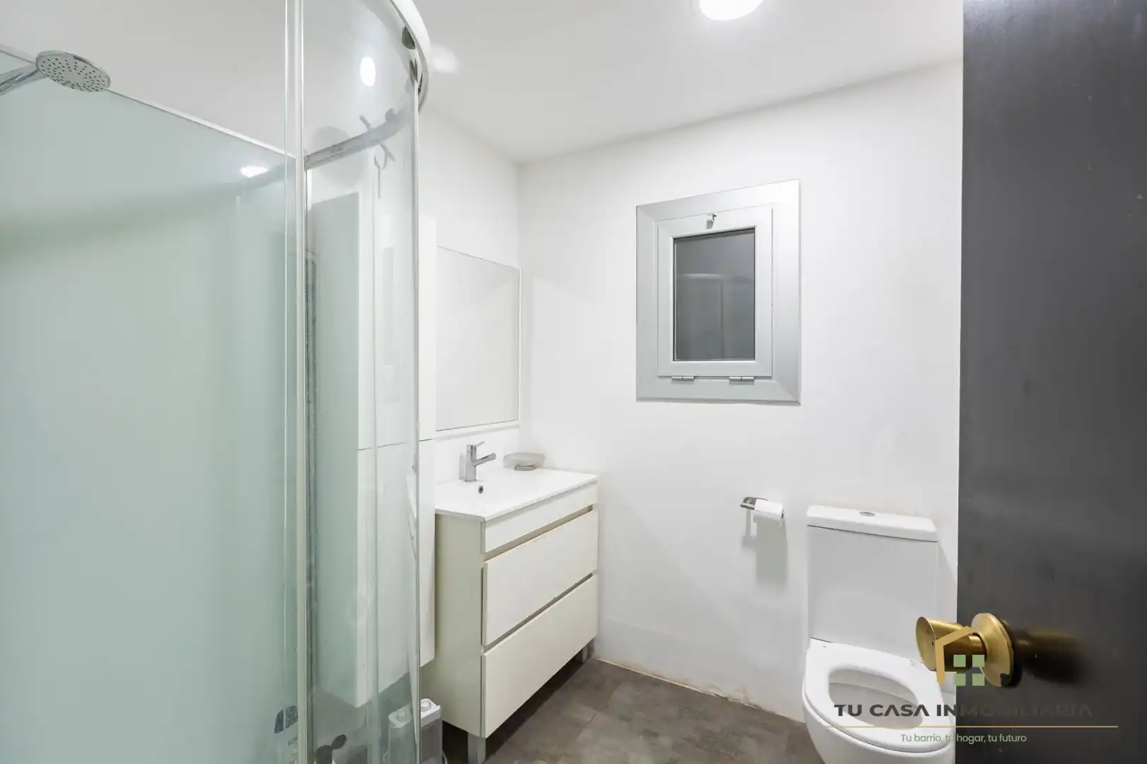 Baño de Piso en venta en Badalona con Aire acondicionado