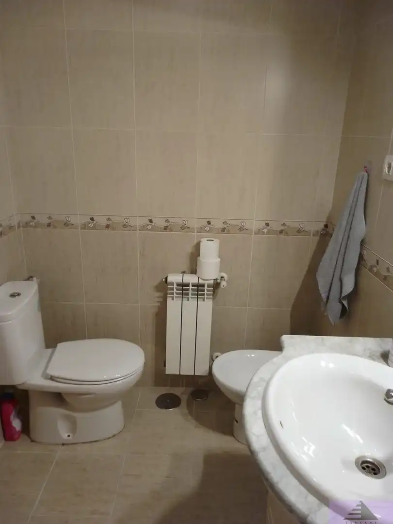 Badezimmer von Wohnung zum Verkauf in Ocaña mit Klimaanlage, Heizung und Abstellraum