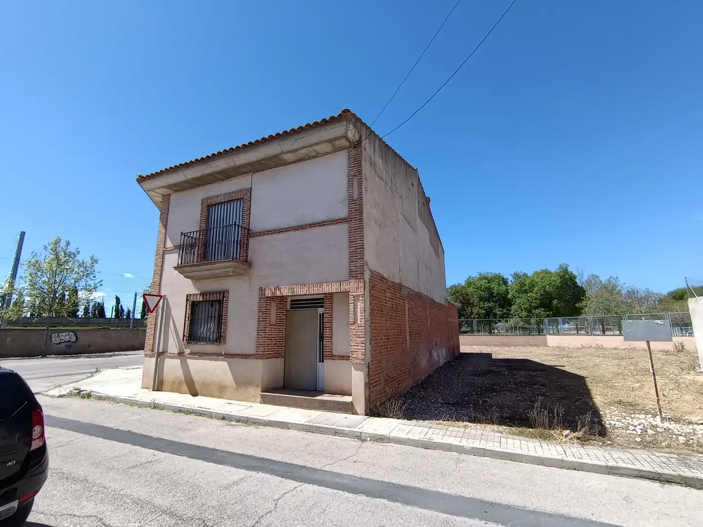 Exterior view of Houses for sale in Daimiel  with Storage room, Swimming Pool and Balcony