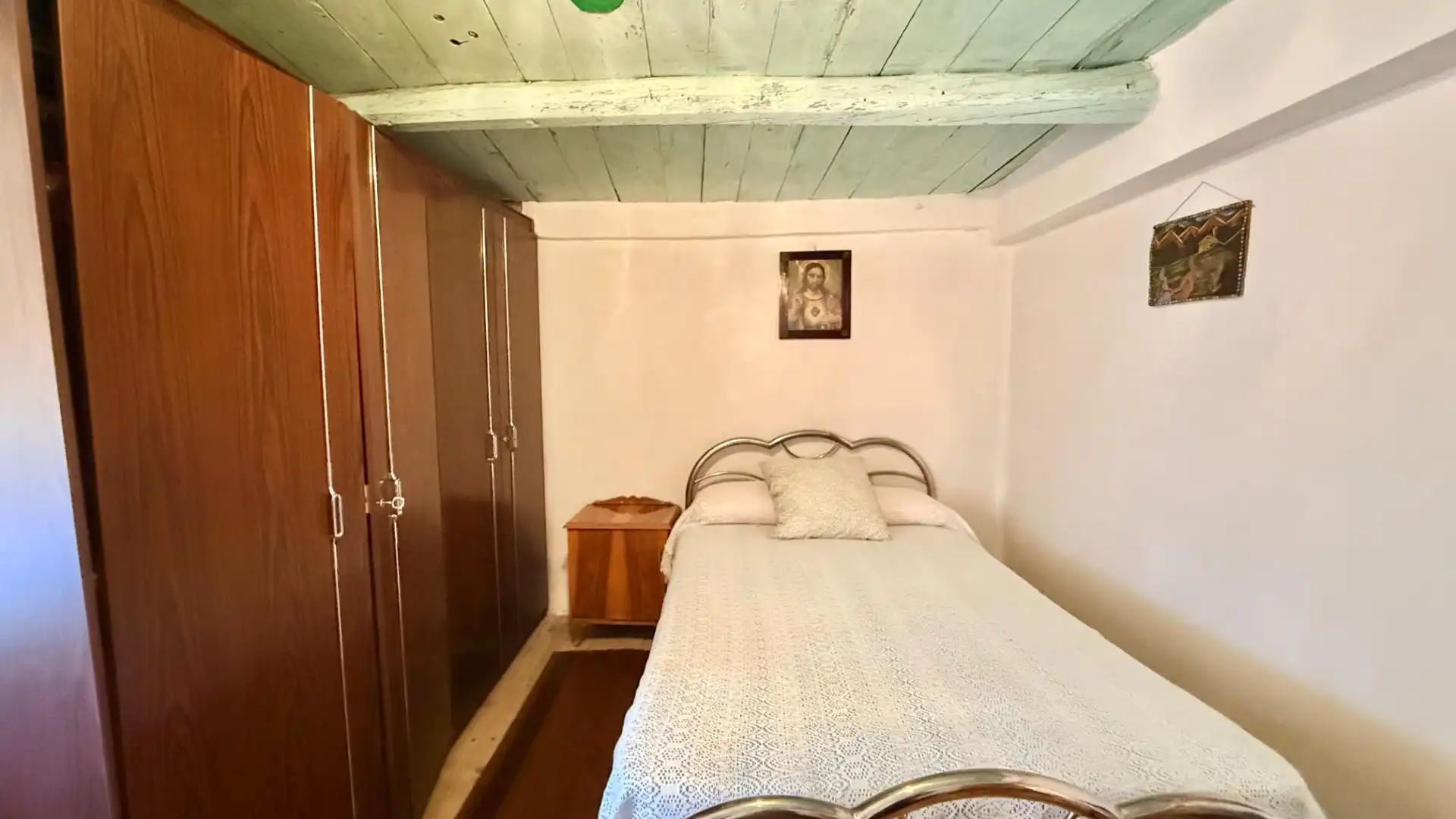Dormitori de Casa o xalet en venda en Torrecilla del Pinar amb Jardí privat, Traster i Moblat