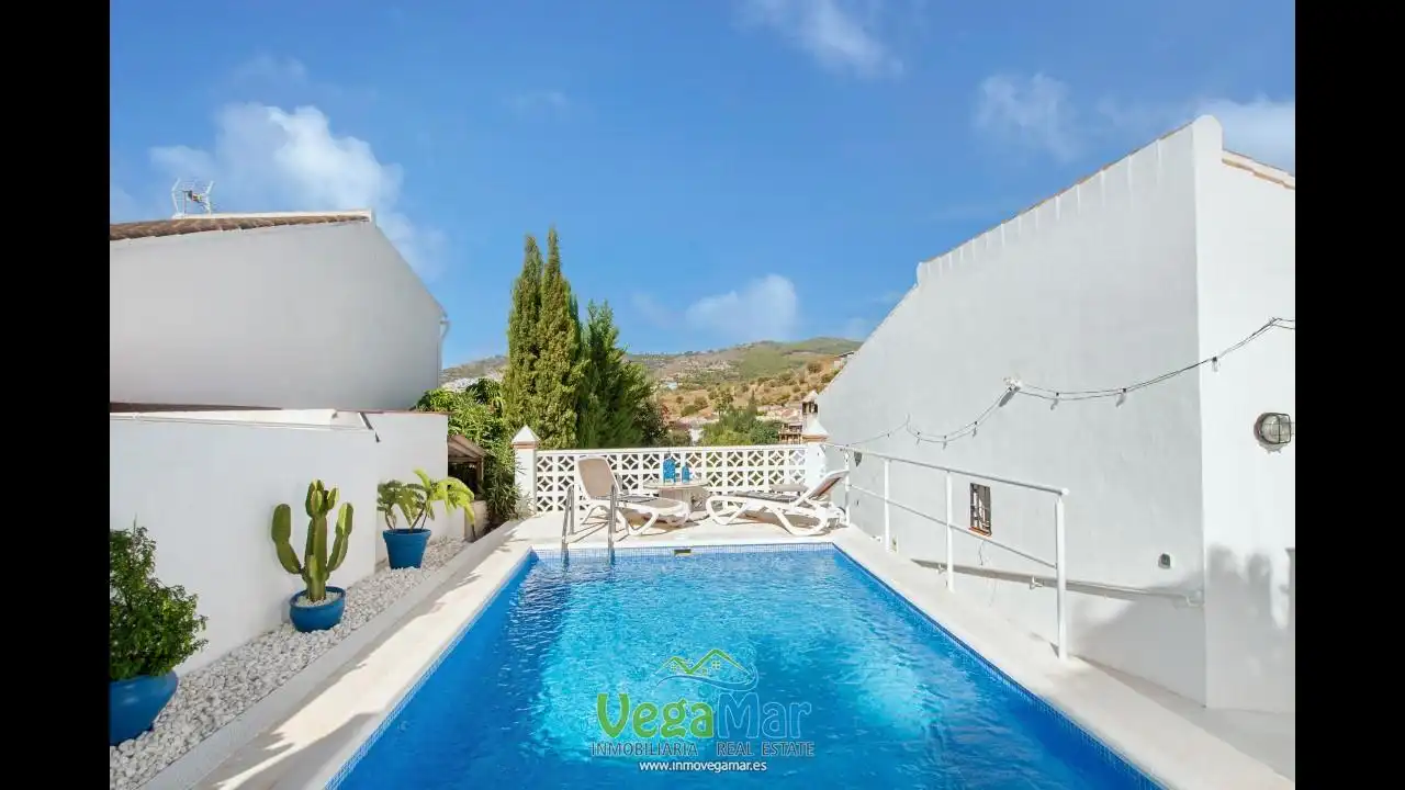 Casa o xalet en venda a Torre Vigia, La Herradura centro