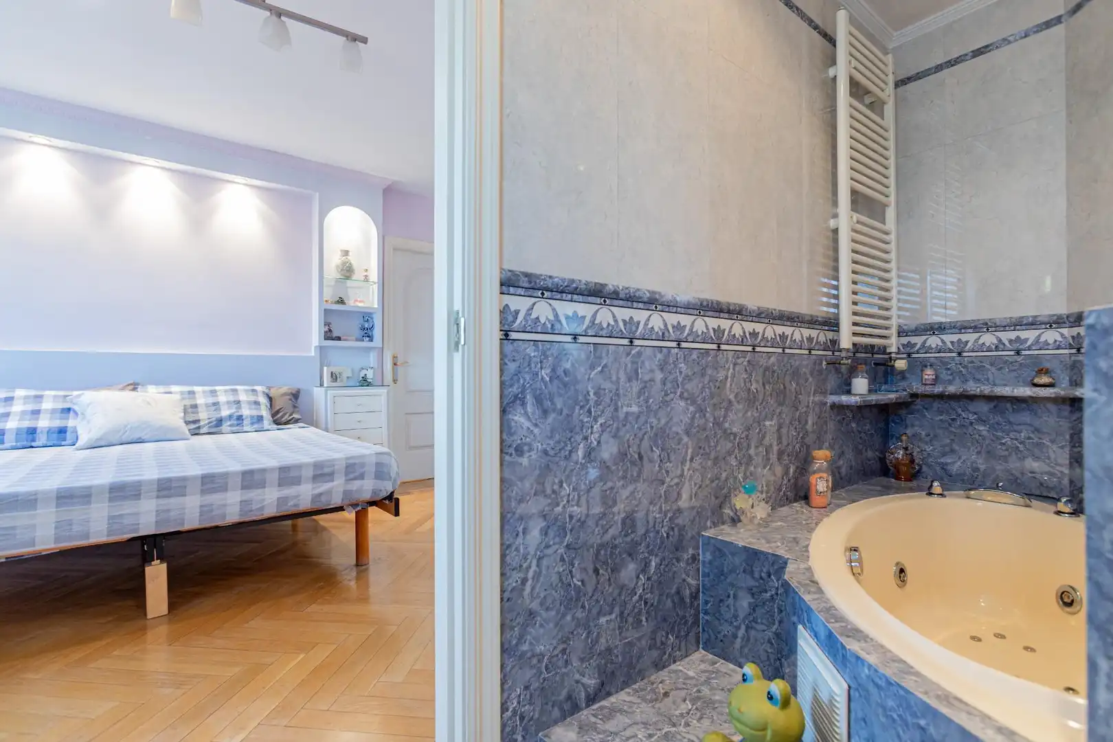 Baño de Casa o chalet en venta en Madrid con Aire acondicionado, Calefacción y Jardín privado