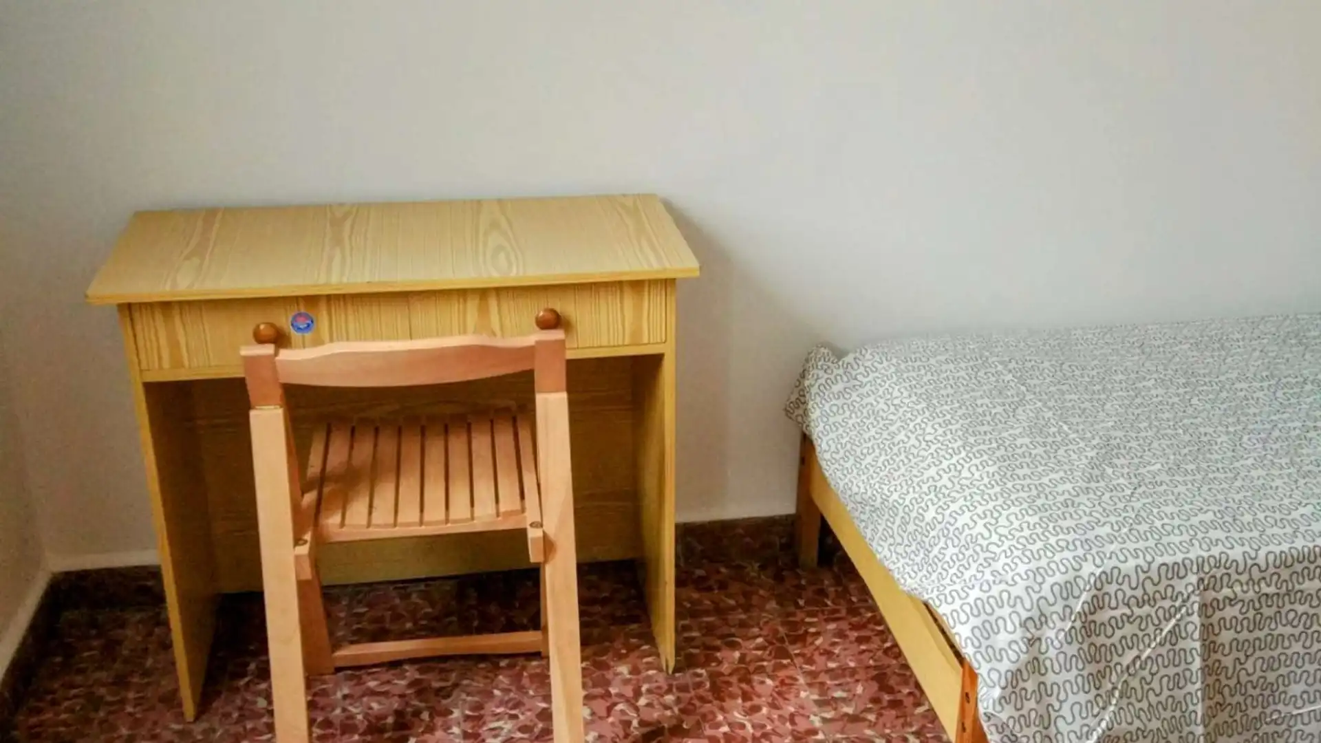 Room in Arenales - Lugo - Avda. Marítima