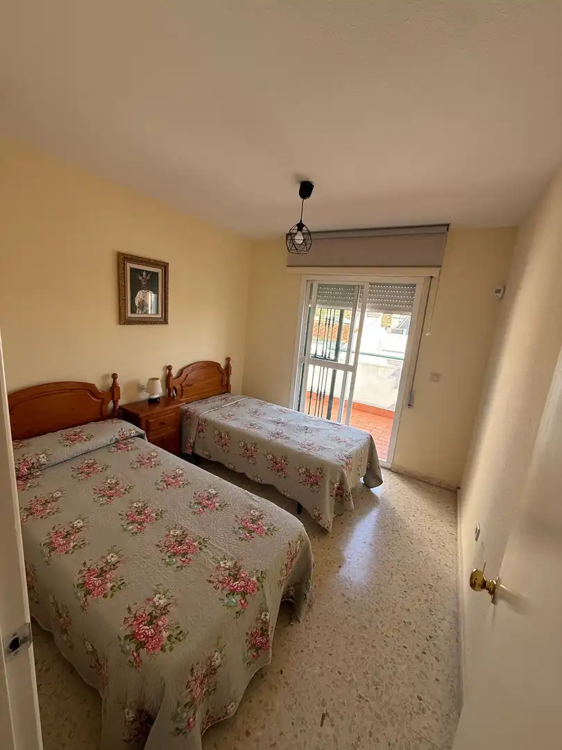 Habitación de Casa o chalet en venta en Alhaurín de la Torre con Aire acondicionado, Calefacción y Jardín privado