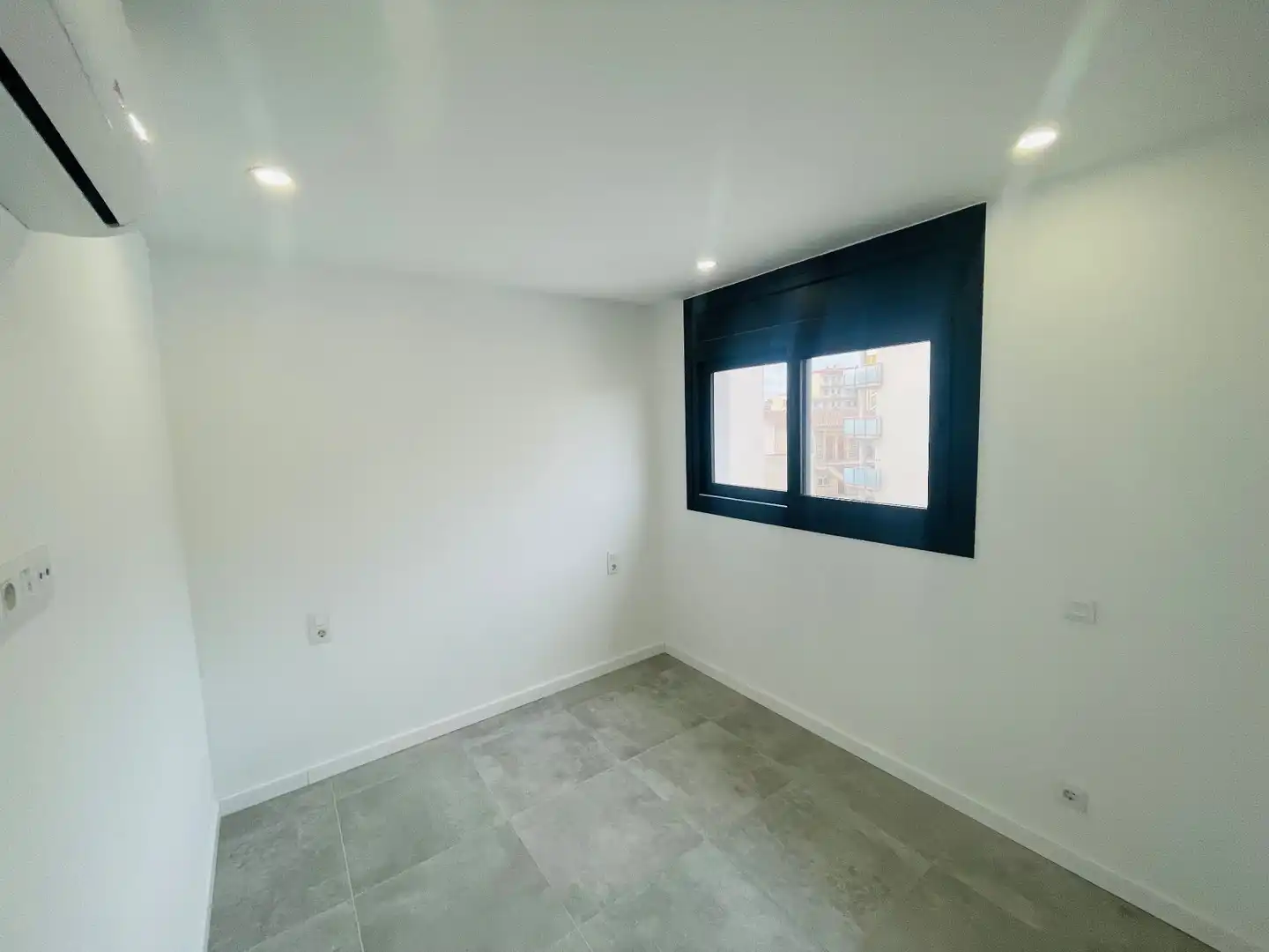 Bedroom of Duplexes for sale in Roses  with Air Conditioner, Heating and Terrace