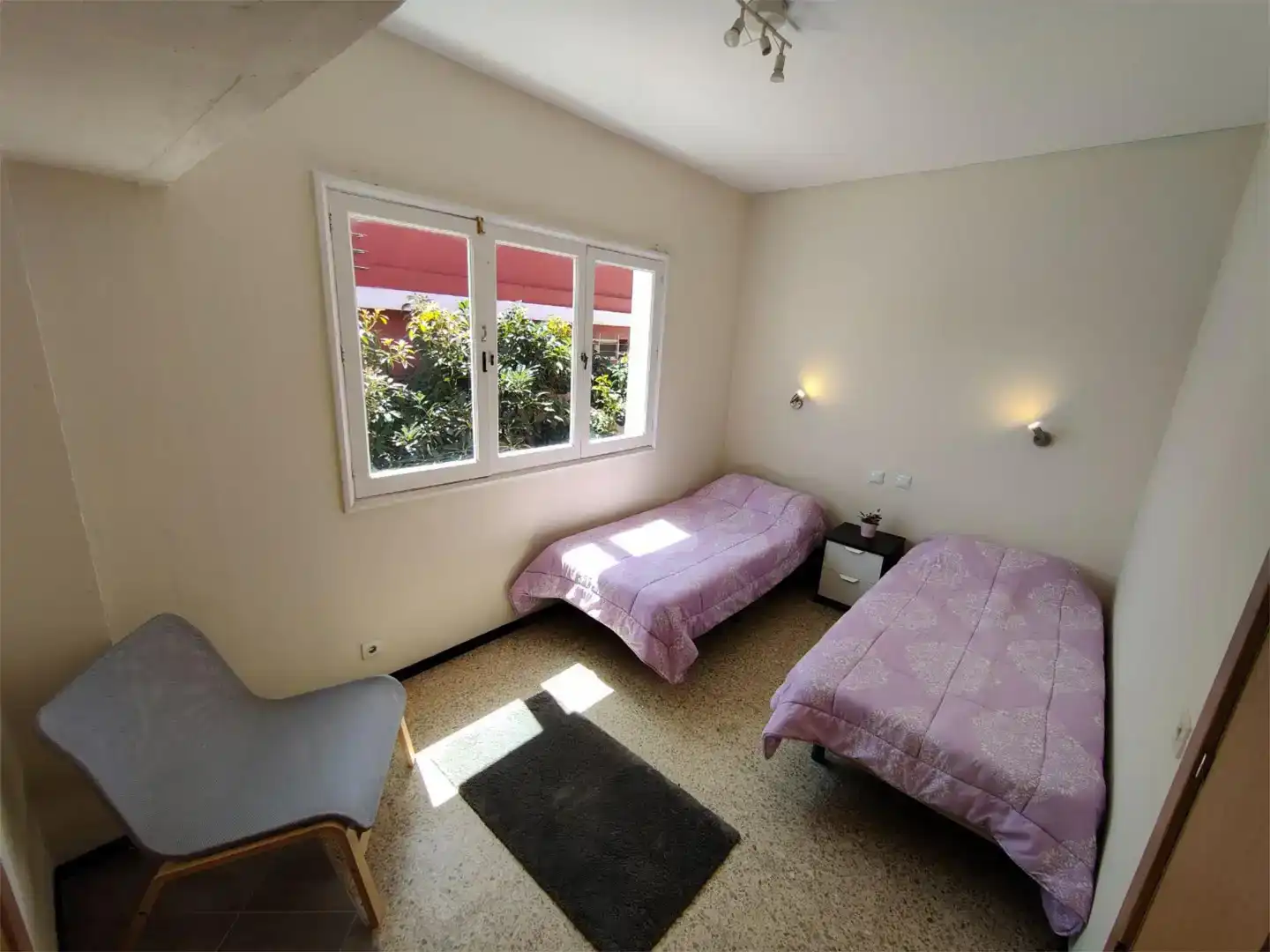Dormitori de Apartament de lloguer en Las Palmas de Gran Canaria amb Moblat i Balcó