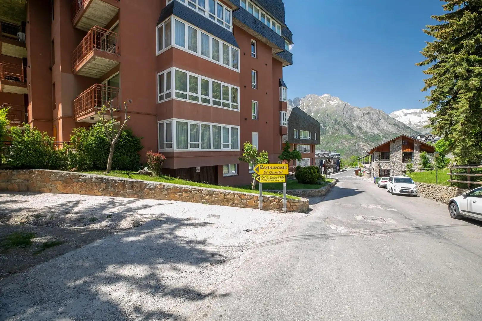 Vista exterior de Piso en venta en Benasque con Calefacción