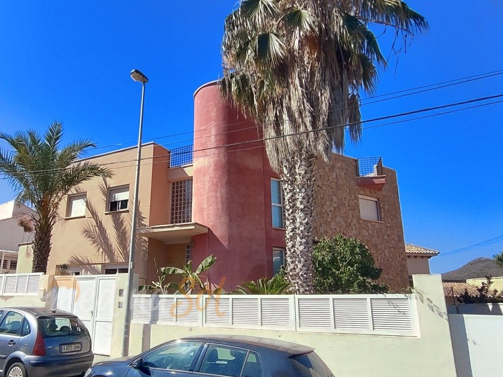 Vista exterior de Casa o xalet en venda en Cartagena amb Aire condicionat, Terrassa i Piscina