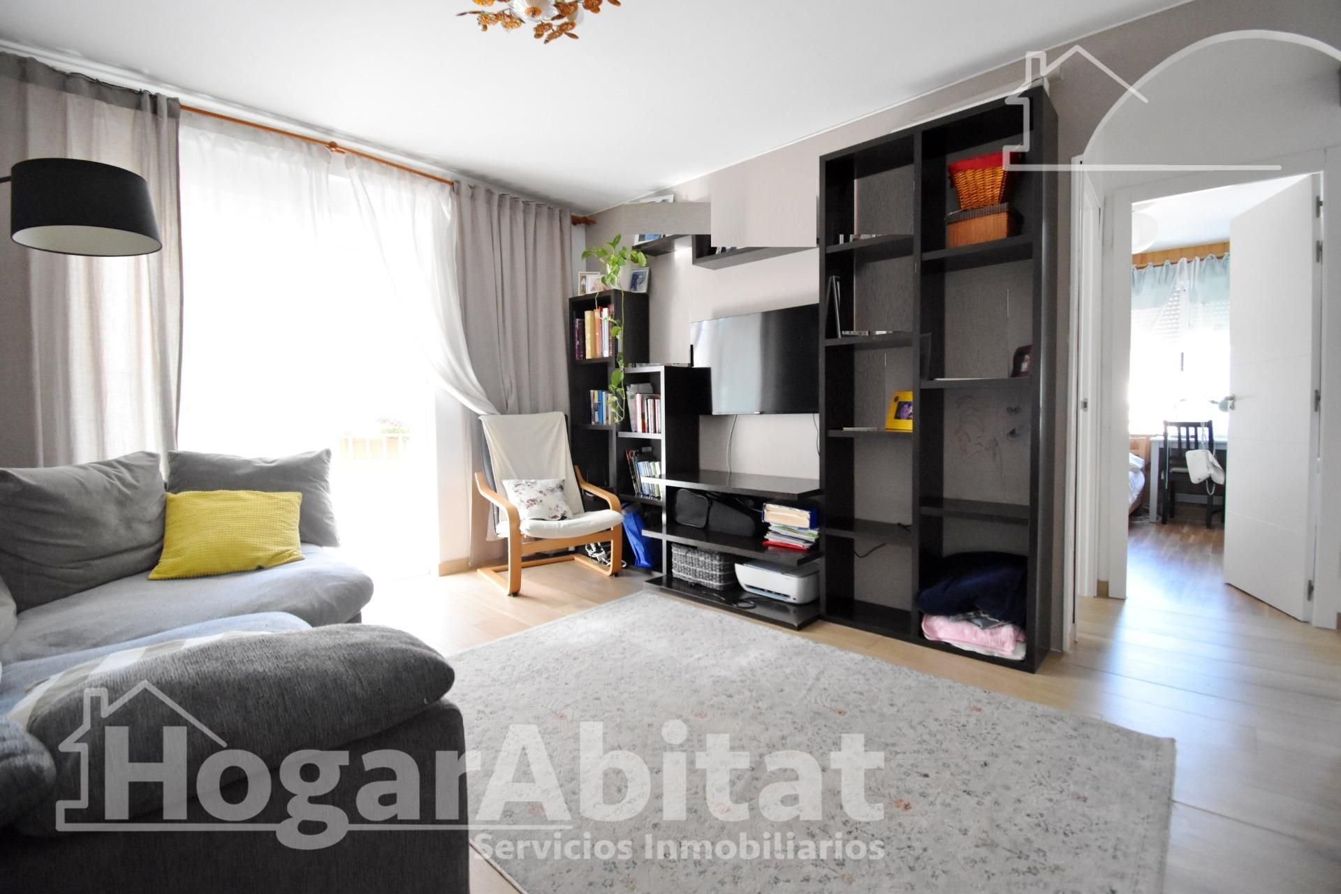 Living room of Flat for sale in Gandia  with Air Conditioner, Terrace and Furnished