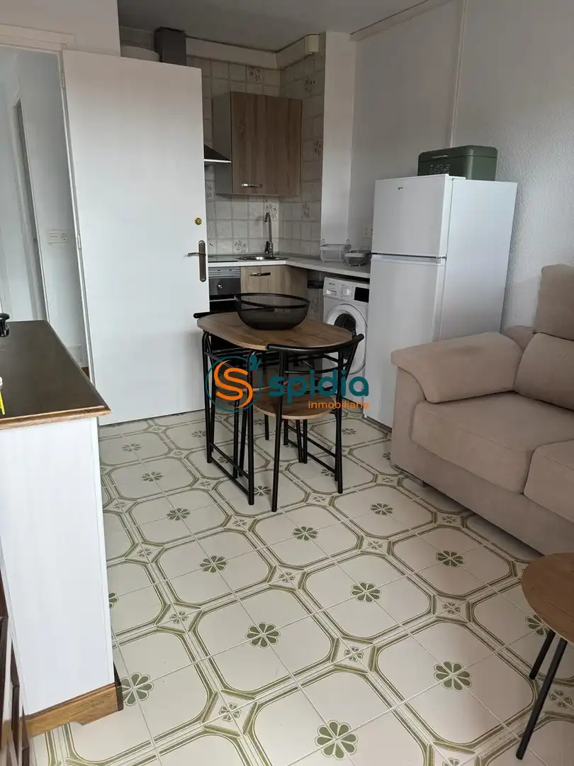 Cuina de Apartament de lloguer en Águilas amb Aire condicionat i Moblat
