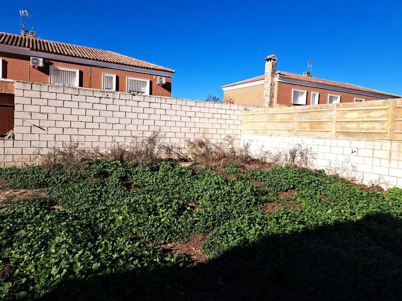 Wohnung zum Verkauf in Barcience mit Privatgarten und Abstellraum